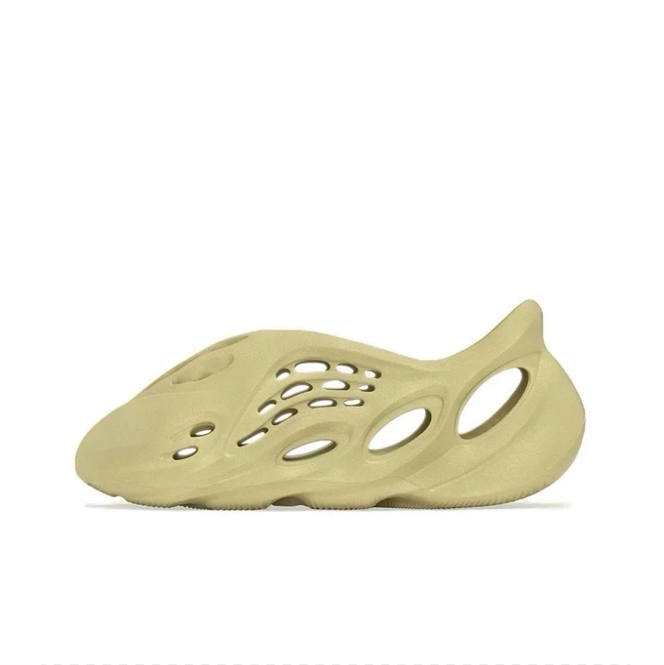 YZY SLIDE AND FOAM RUNNER