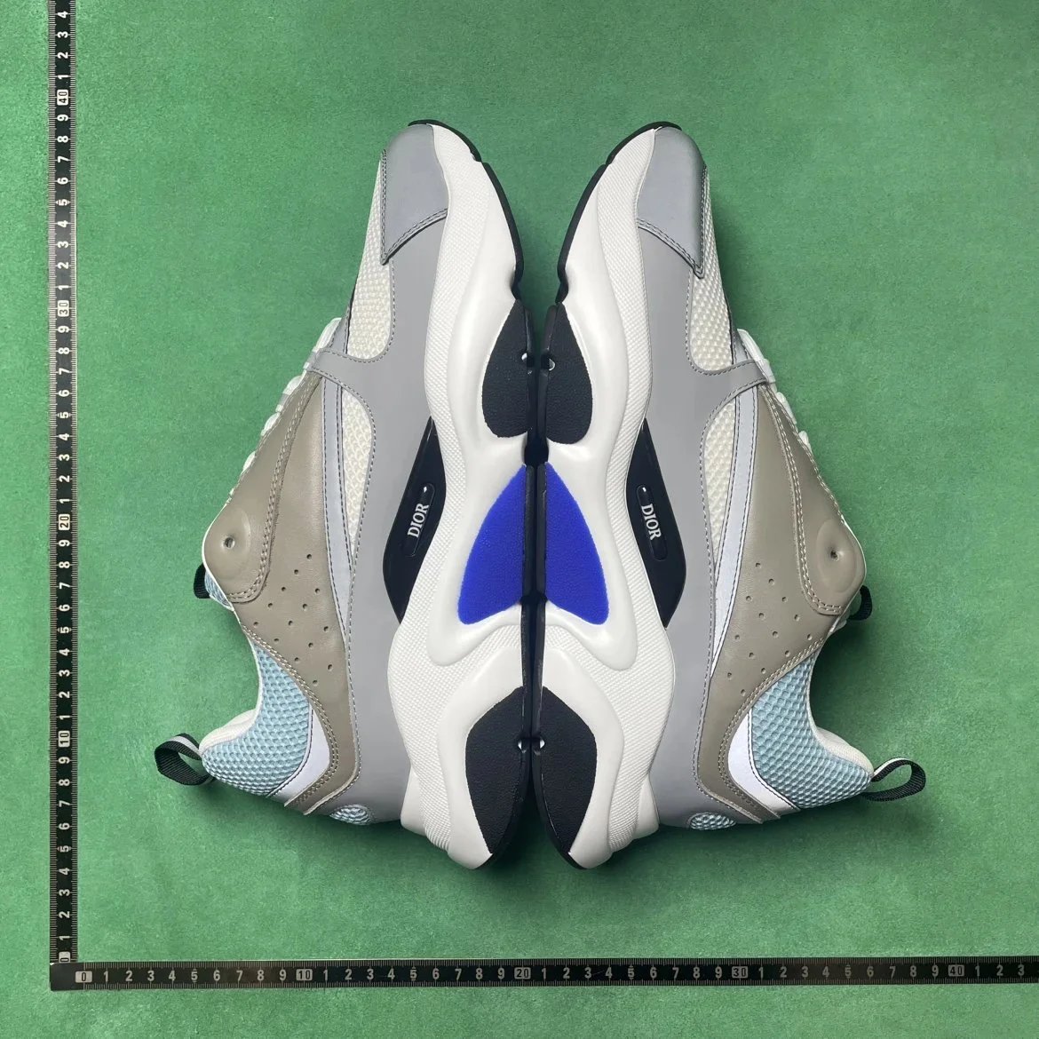 QG8 B22 Leather