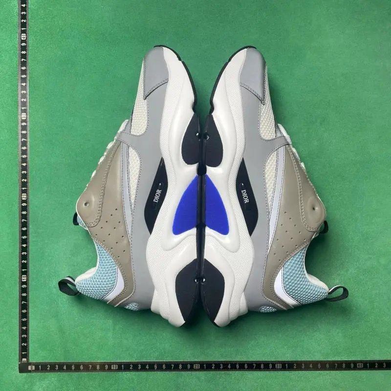 QG8 B22 Leather