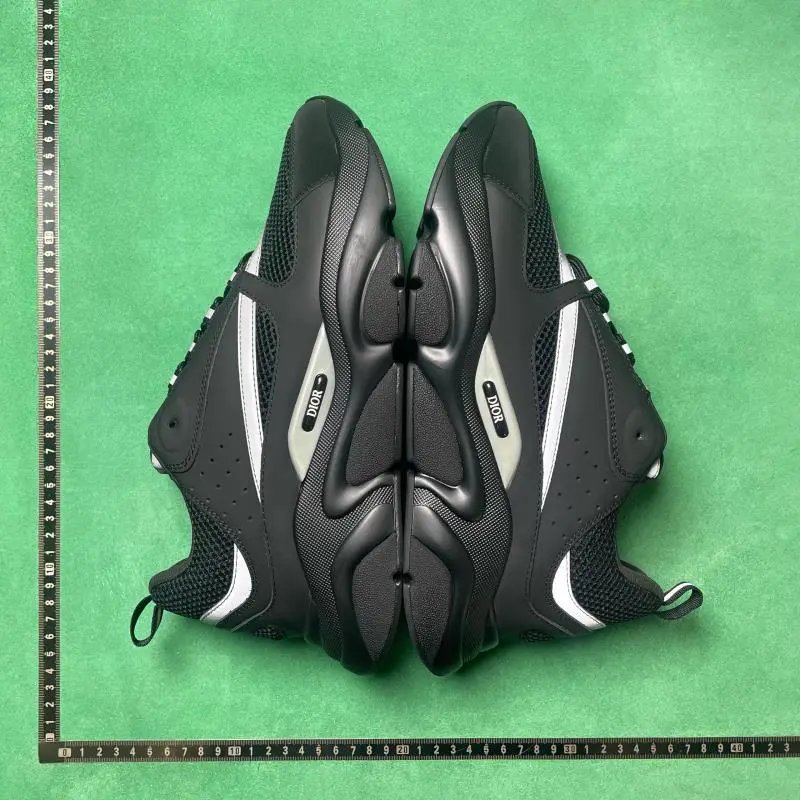 QG8 B22 Leather