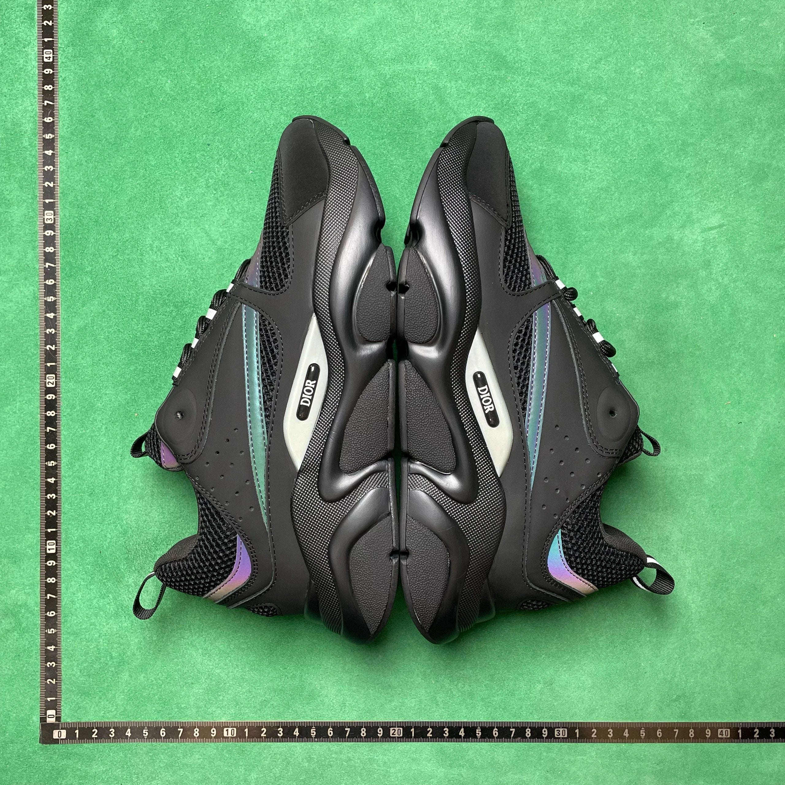 QG8 B22 Leather